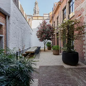 apt-btfl-living.brusselshotelsbook.com/